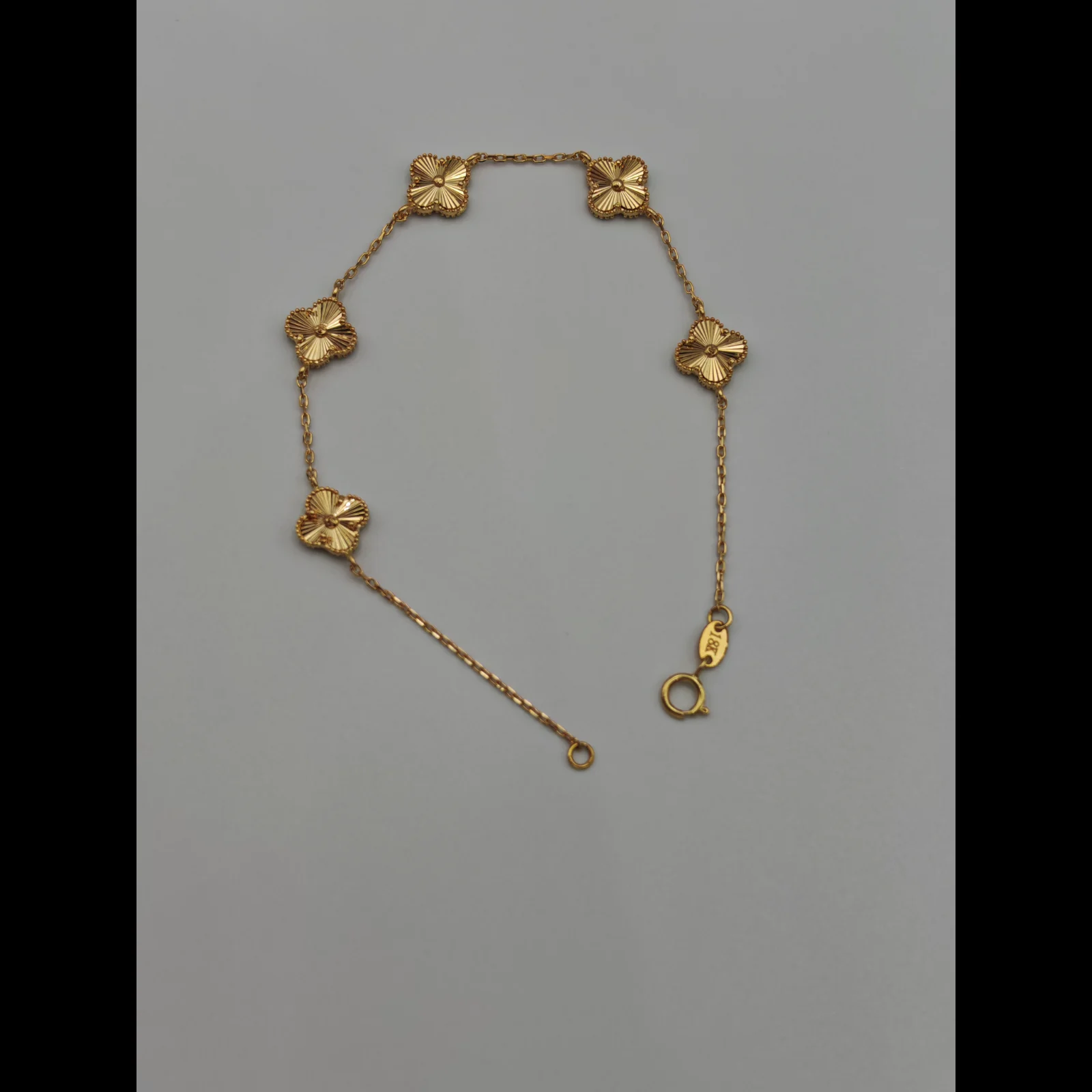 إسوارة ذهب عيار 18 · 22 جرام